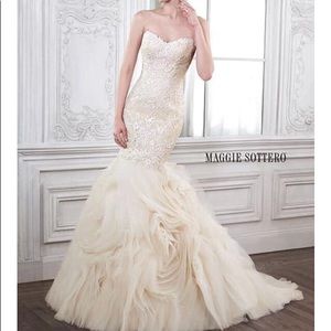 New / Unworn Maggie Sottero Paulina Wedding Dress